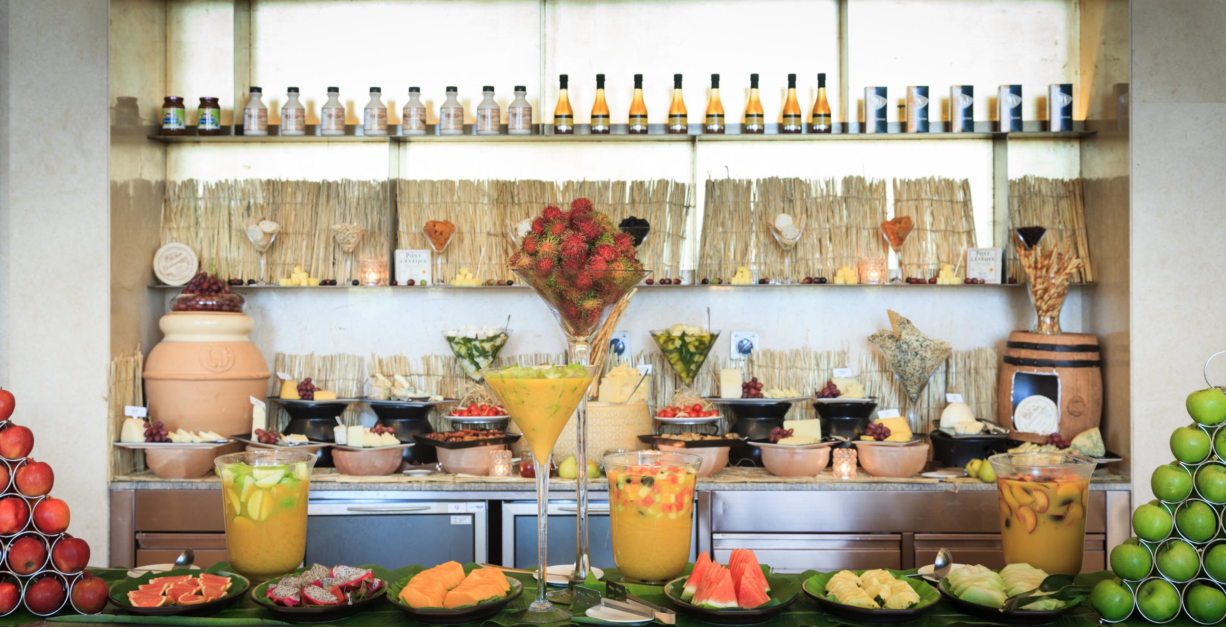 Anantara Eastern Mangroves Abu Dhabi Hotel Exterior photo A dessert buffet