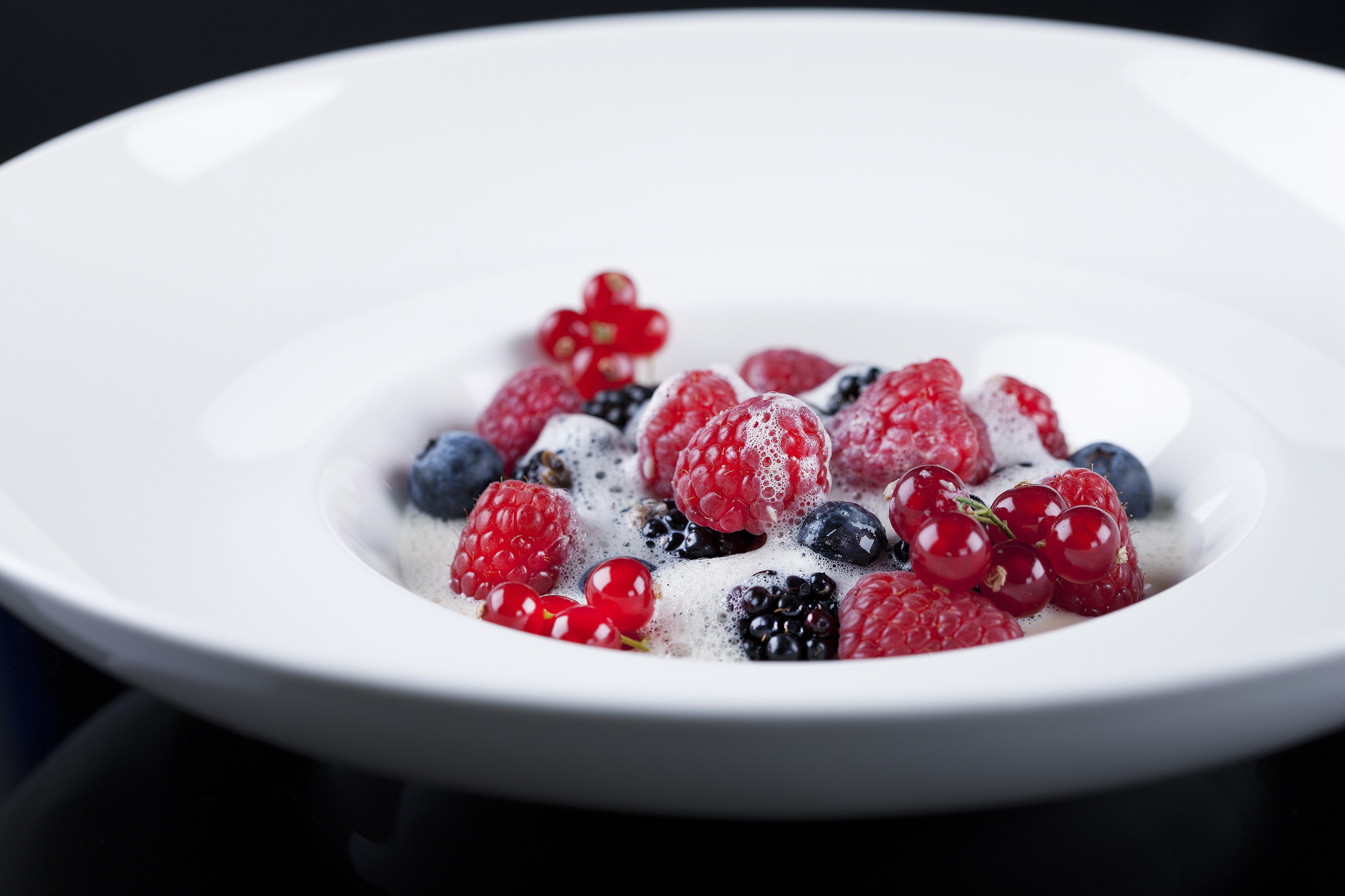 Anantara Eastern Mangroves Abu Dhabi Hotel Exterior photo A bowl of fruit salad
